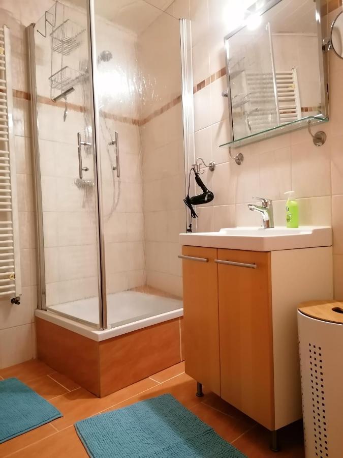 Schoene Wohnung, Zwei Schlafzimmer, Zentrumsnah, Erdgeschoss In Greifswald Dış mekan fotoğraf